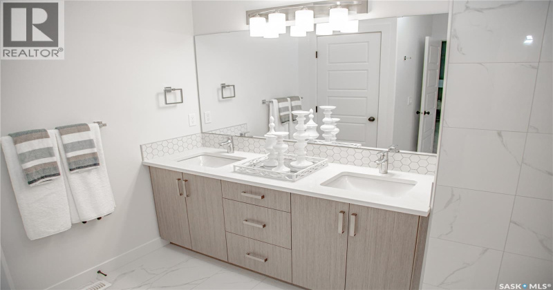 0 , 0 ,0,Homes For Sale,-Vinland,0,1032